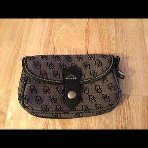 Dooney & Bourke